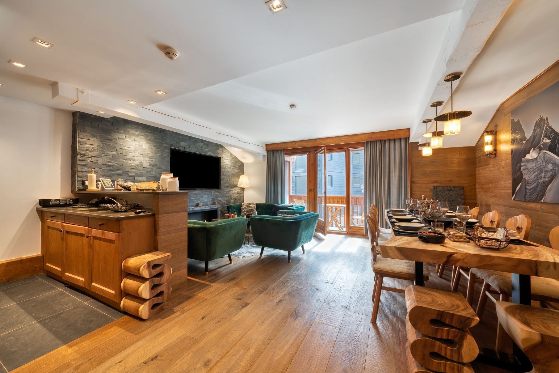 luxury apartment 4 Rooms for seasonal rent on COURCHEVEL (73120)