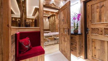 luxury chalet 7 Rooms for seasonal rent on COURCHEVEL (73120)