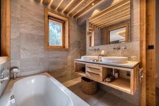 chalet de luxe 9 Pièces en location saisonnière sur COURCHEVEL (73120)