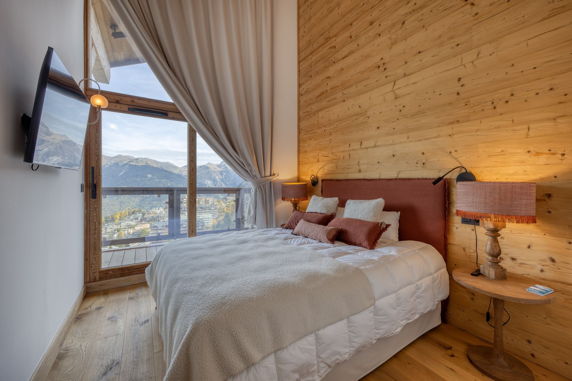 luxury apartment 5 Rooms for sale on COURCHEVEL (73120)