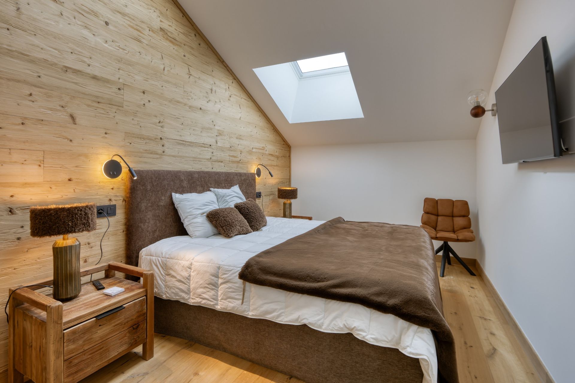 luxury apartment 5 Rooms for sale on COURCHEVEL (73120)